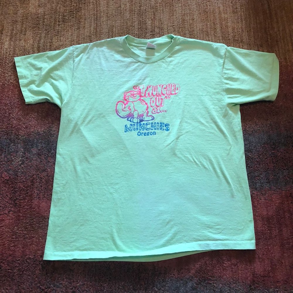 VTG 90’s Anvil Tag “I Munched Out at Munchies” Oregon Neon T-Shirt XL Faded USA